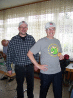 Werner und Thomas mit AG-Basecap