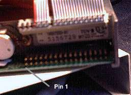 So geh&ouml;rt der Stecker auf die Floppy!